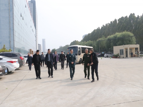 县委常委、县人武部部长及济宁市军分区调研小组到我公司调研产业融合